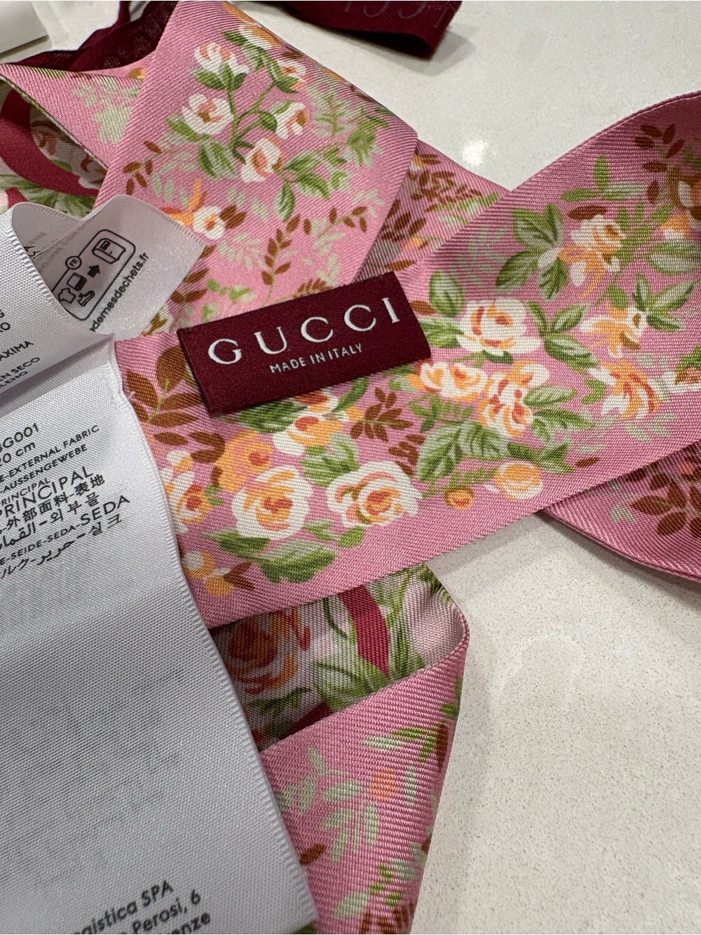Gucci Pink Floral Silk Hair Scarf with Rose Print - Picture 3 of 10